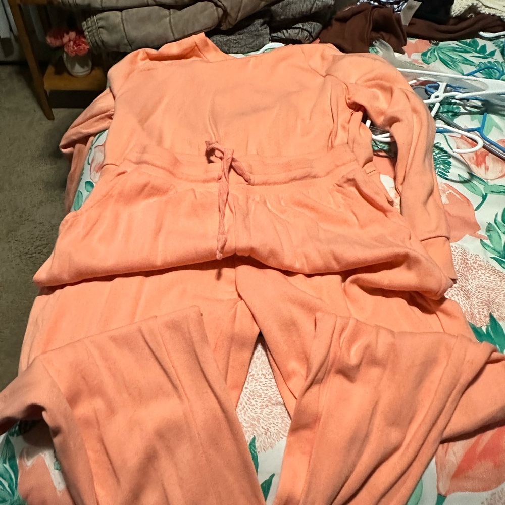 Colise Coral Sweatsuit